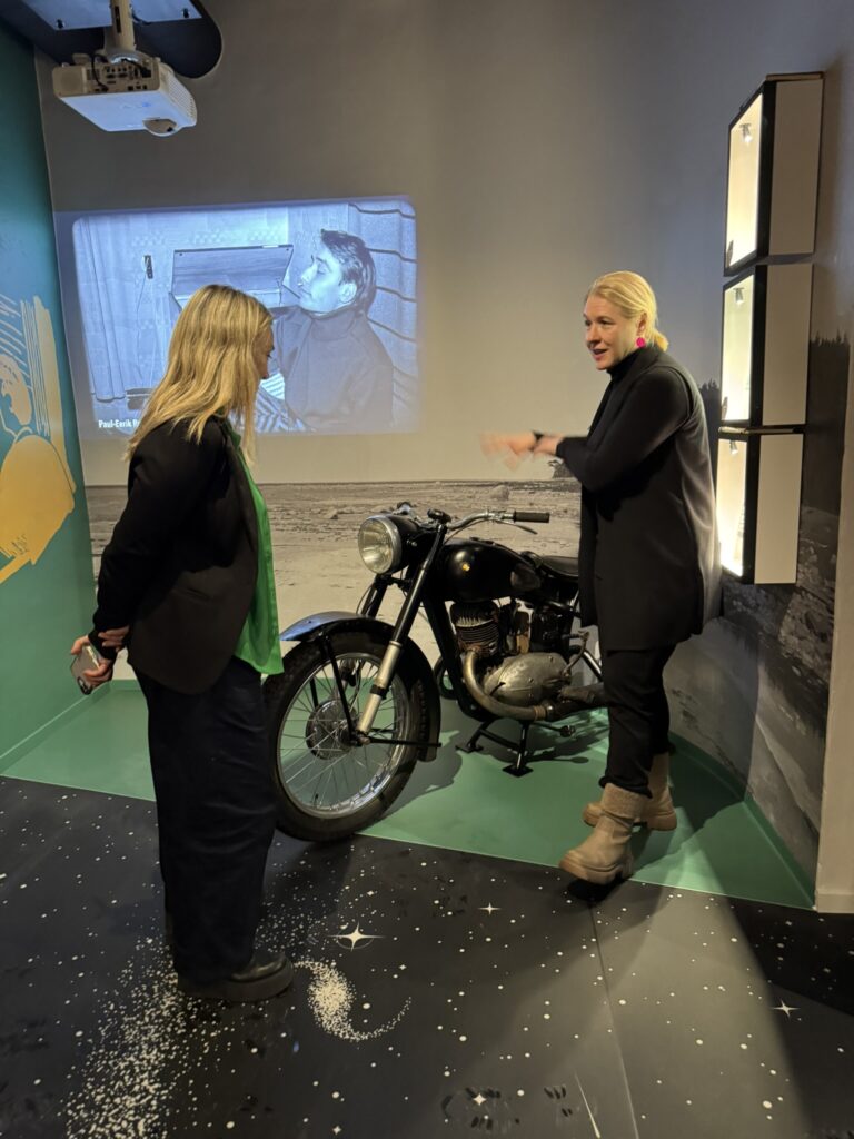 Darina Gallagher ja Tallinna Kirjanduskeskuse direktor Maarja Vaino